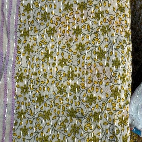 Kantha Bae Vibe Higher High Low Top - Picture 3 of 9